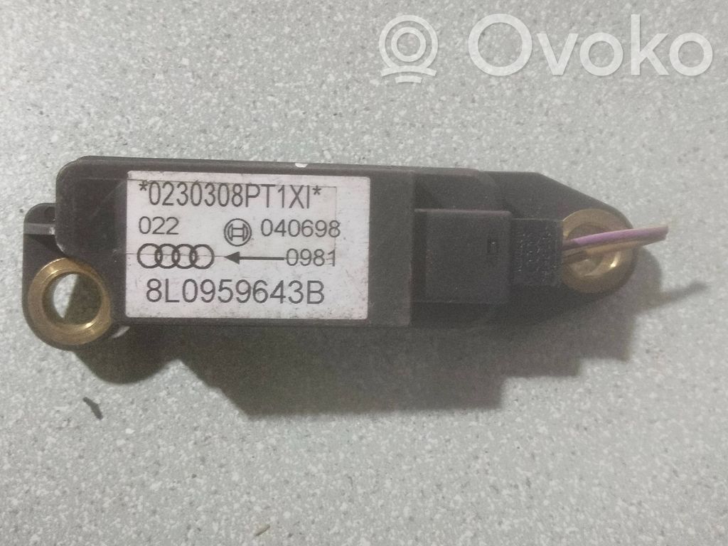 Audi A3 S3 8L Czujnik uderzenia Airbag 