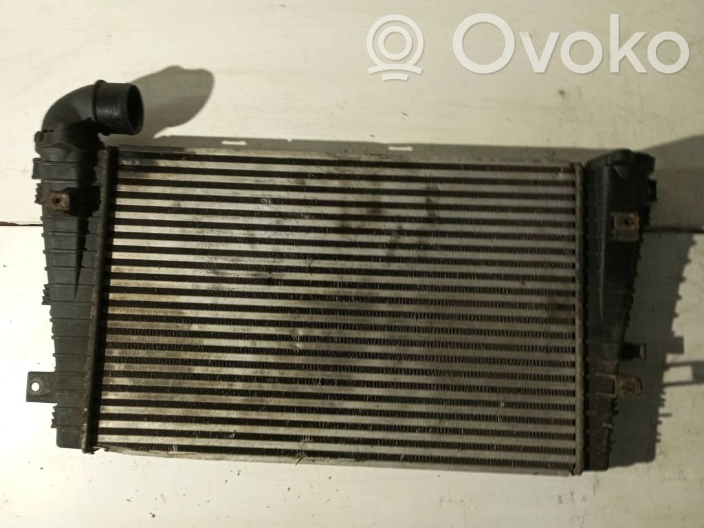 Opel Zafira B Chłodnica powietrza doładowującego / Intercooler 
