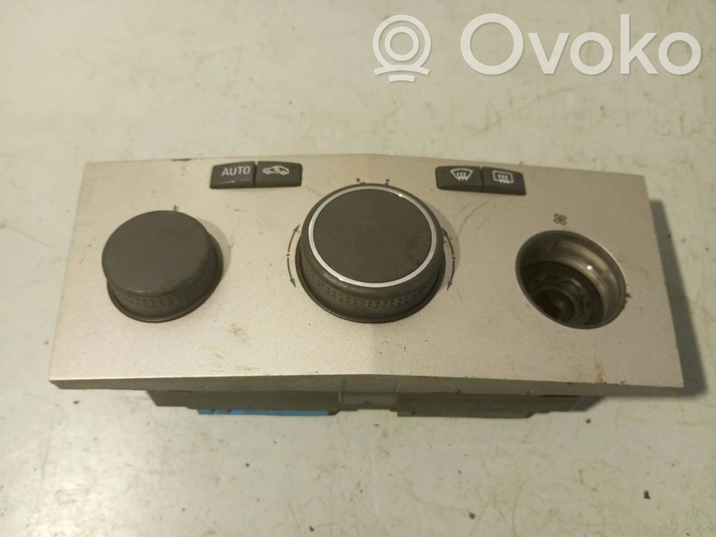 Opel Astra H Climate control unit 