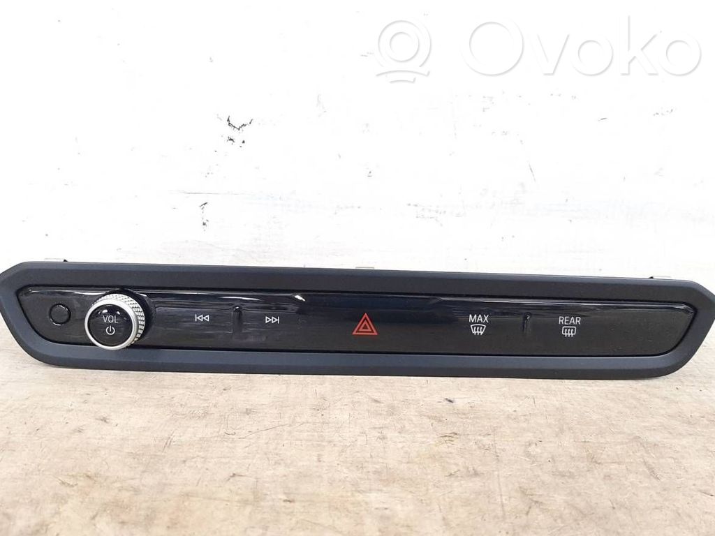 BMW 4 G22 G23 G24 G26 Panel radia 