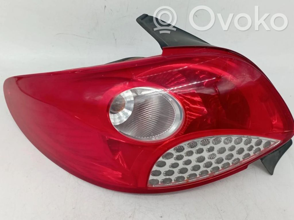 Peugeot 206 Aizmugurējais lukturis virsbūvē 