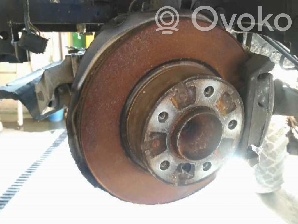 Front wheel hub spindle knuckle