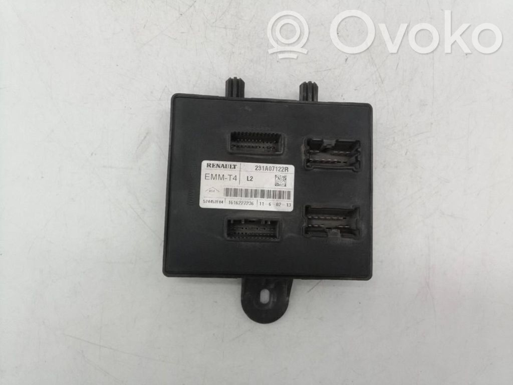 Renault Clio III Calculateur moteur ECU 