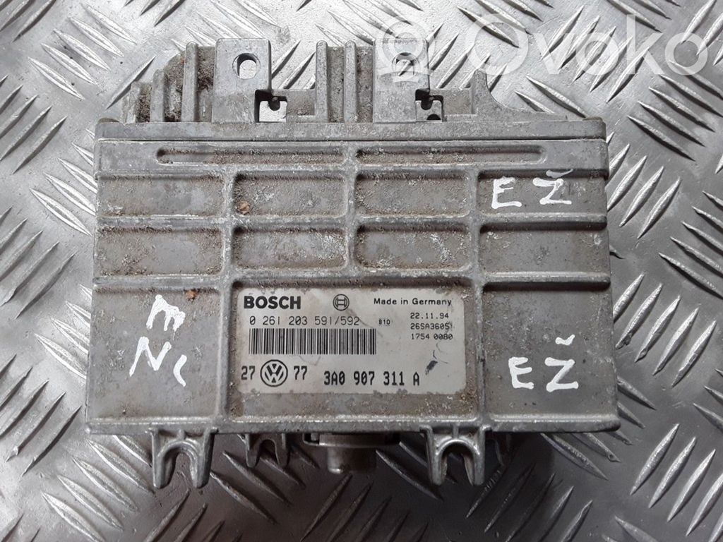 Volkswagen PASSAT B4 Engine control unit/module 