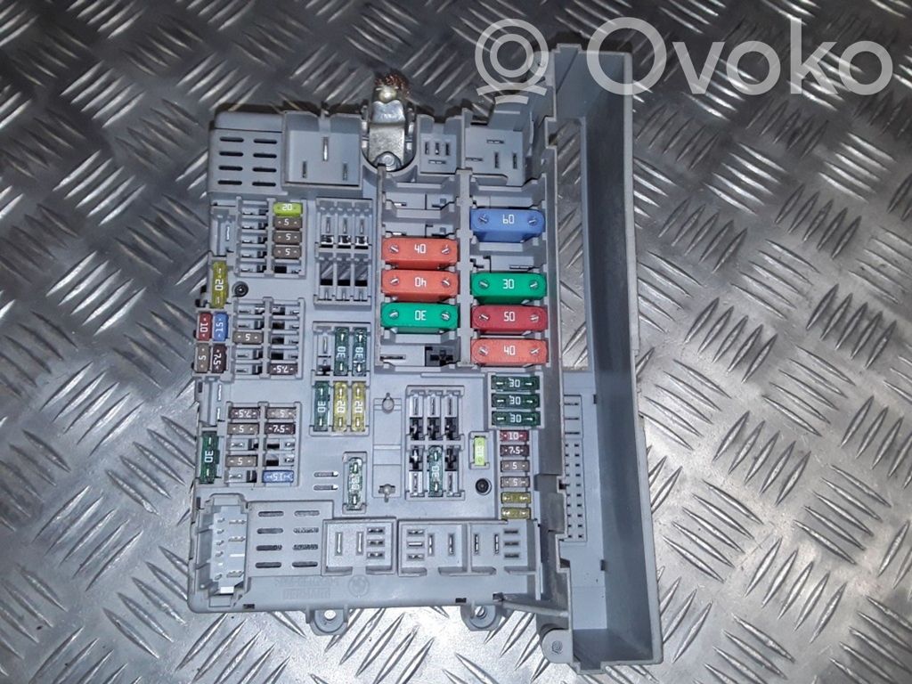 Блок предохранителей   10688710