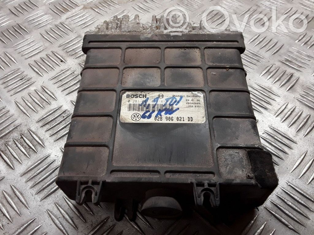 Volkswagen PASSAT B4 Engine control unit/module 