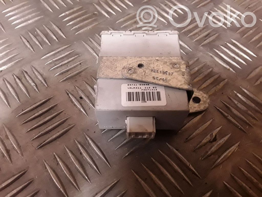 Toyota Corolla E120 E130 Unidad de control/módulo del bloqueo de puertas 