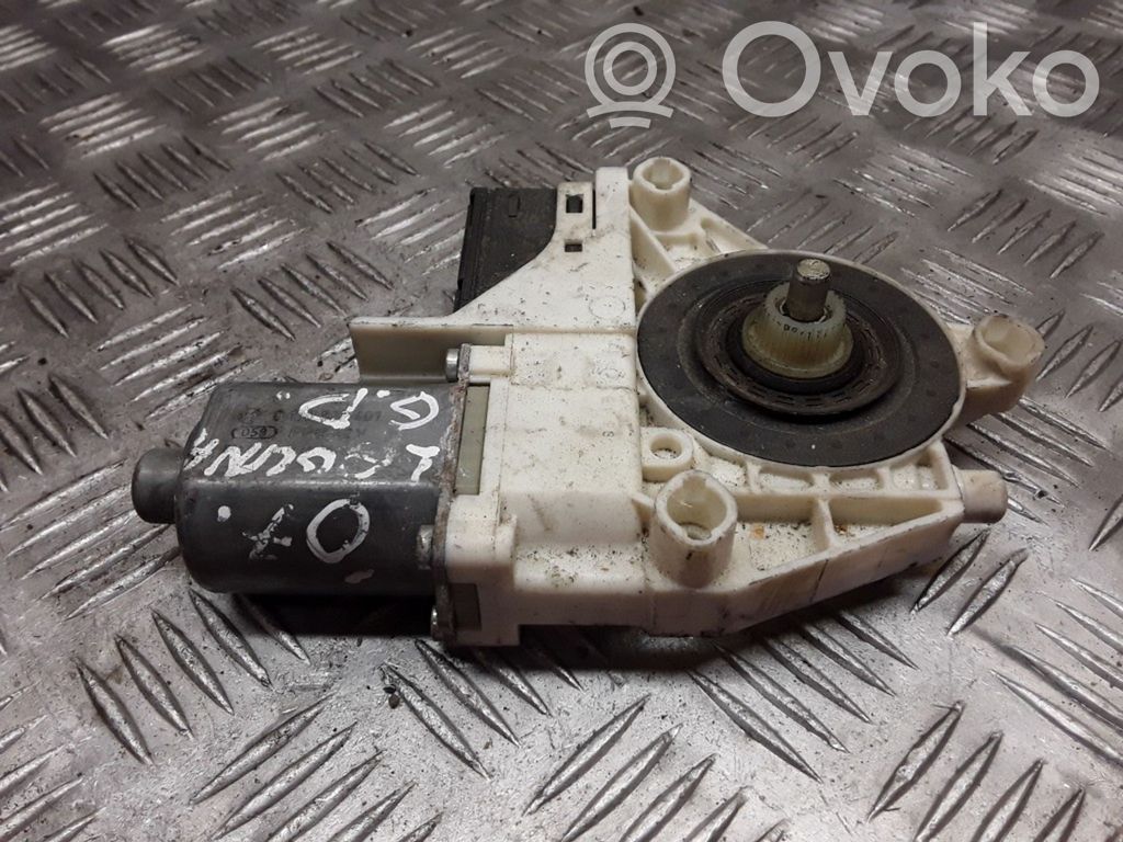 Renault Laguna III Silniczek podnoszenia szyby drzwi tylnych 