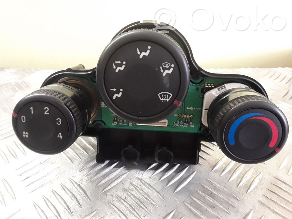 KIA Carens I Climate control unit 
