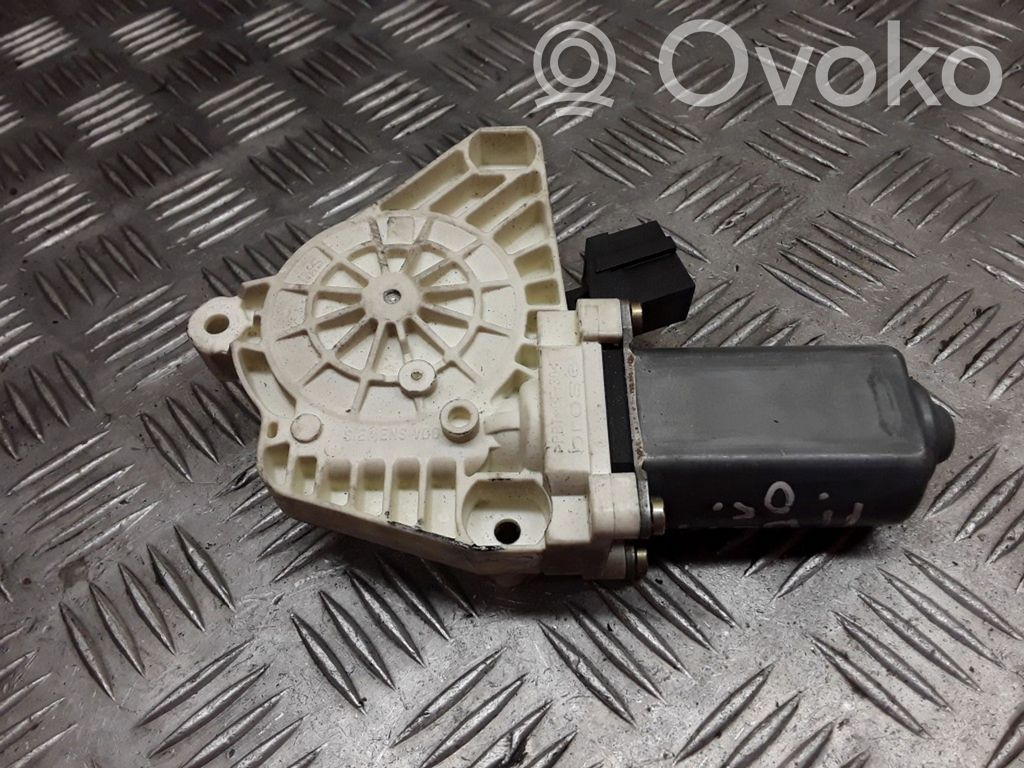 Mercedes-Benz A W169 Silniczek podnoszenia szyby drzwi tylnych 