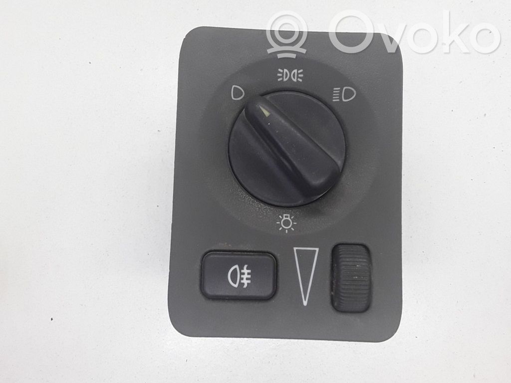 Light switch   758173,4616124