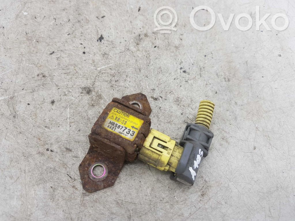 Mitsubishi Outlander Czujnik uderzenia Airbag 