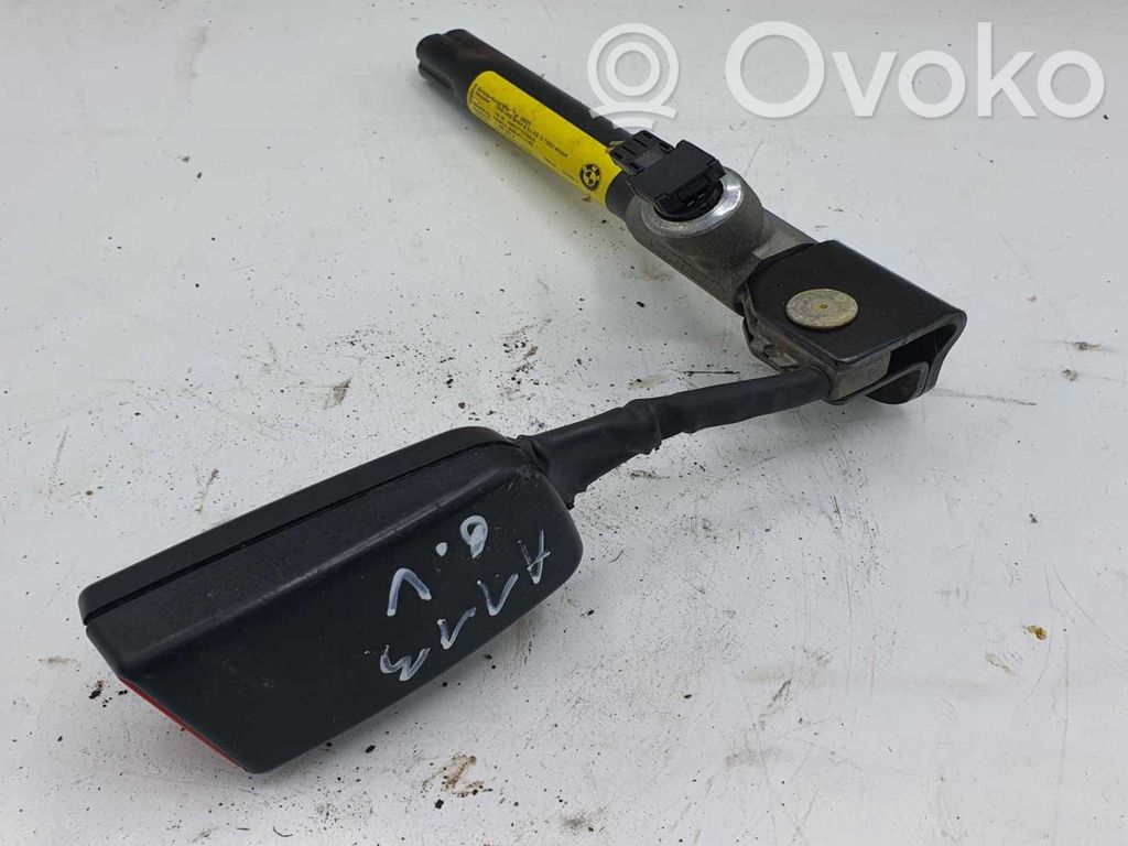 BMW 5 E60 E61 Sagtis diržo vidurinė (gale) 