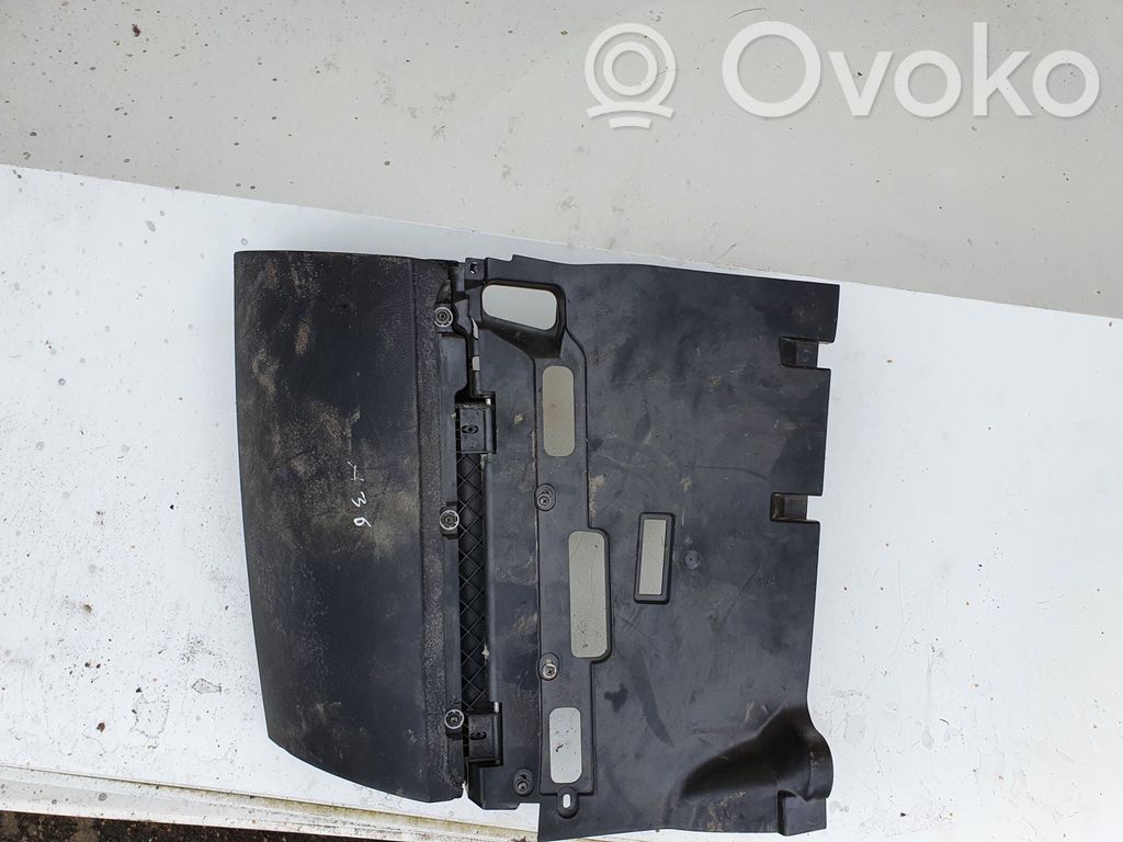BMW 7 E65 E66 Daiktadėžės (bordačioko) remas 
