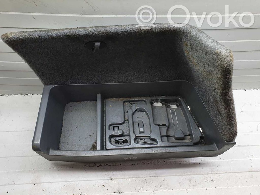 BMW 3 E90 E91 Other trunk/boot trim element 