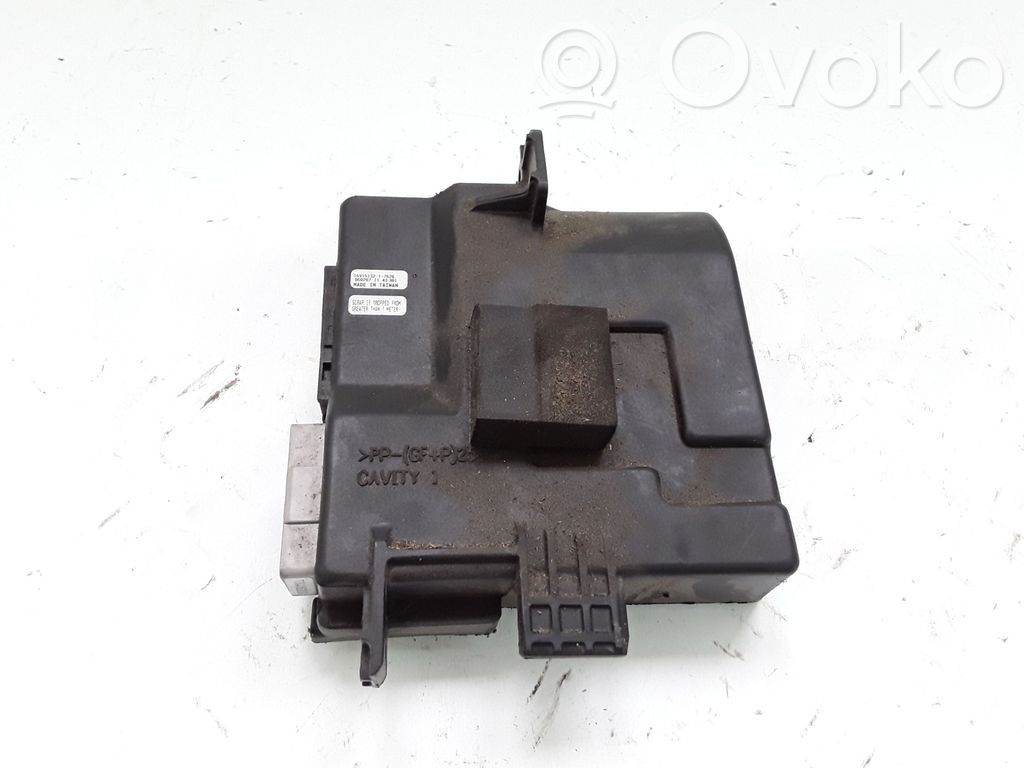 KIA Carnival Sliding door control unit/module 