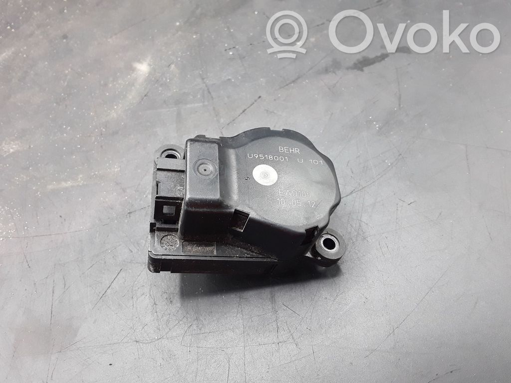 Opel Astra J Tuloilmaventtiilin käyttömoottori 
