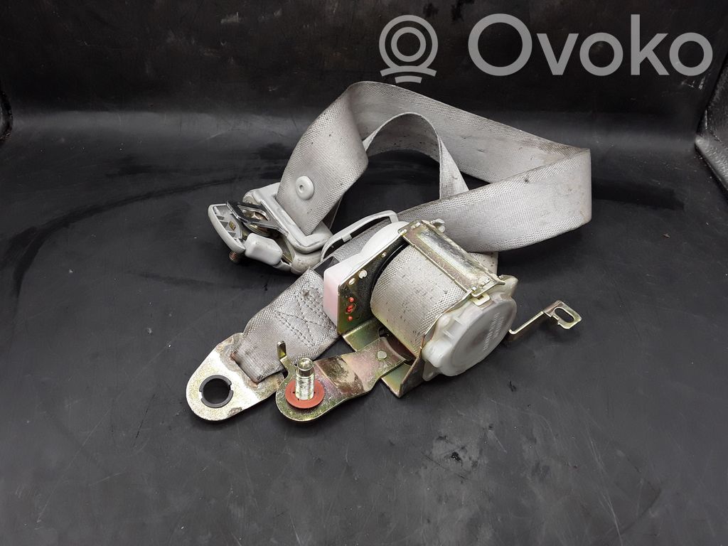 Hyundai Trajet Cinturón trasero 