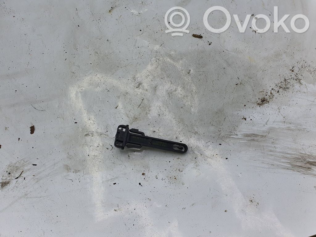 Interior temperature sensor   641169300159