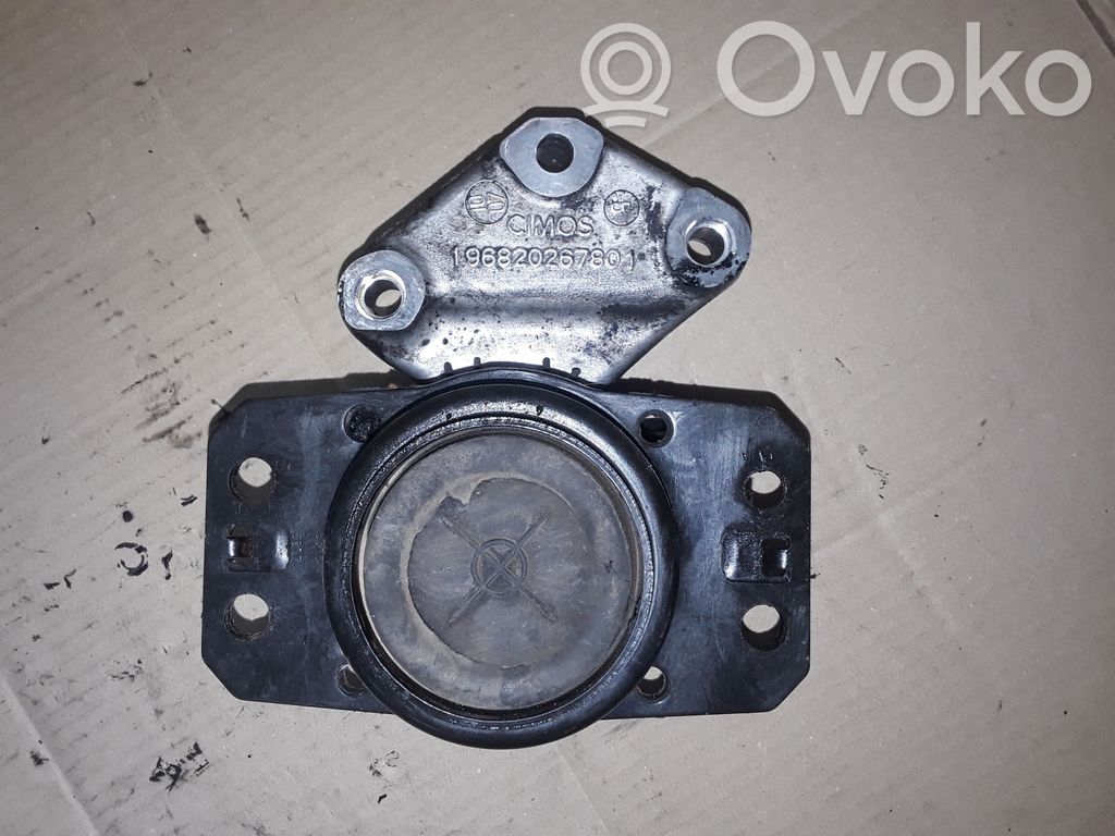 Peugeot 308 Engine mount bracket 
