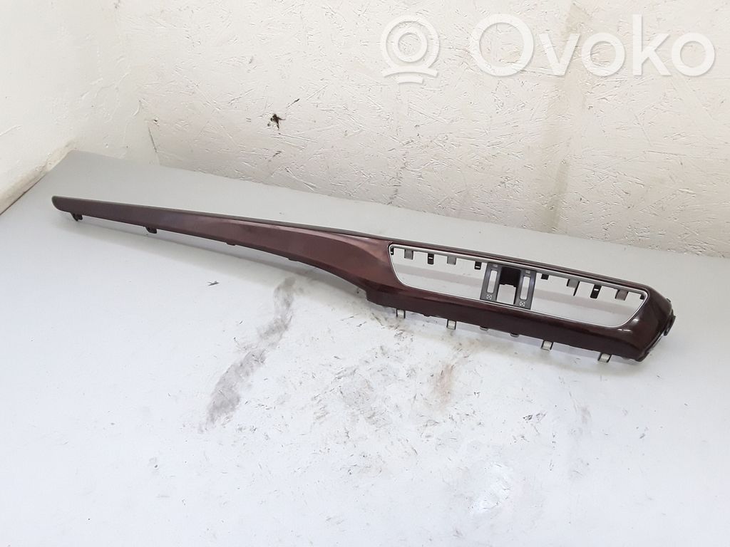 Panel trim   GJE855256