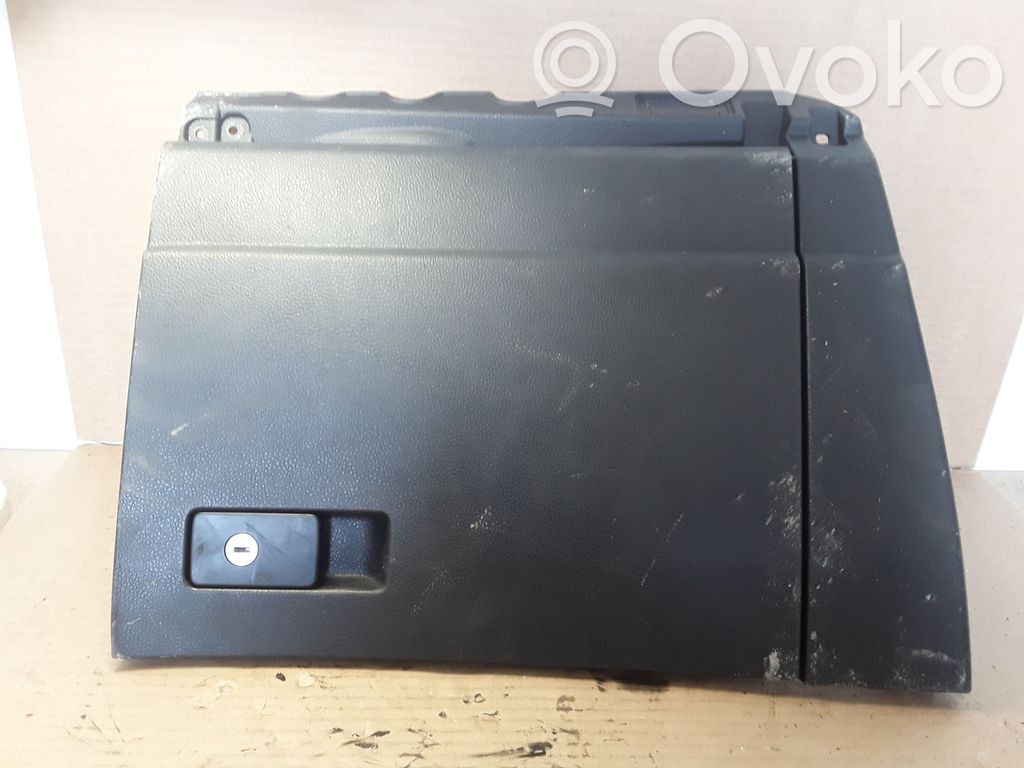 Volkswagen Sharan Schowek deski rozdzielczej 