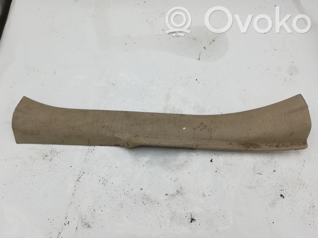 Toyota Corolla E120 E130 Takaoven kynnyksen suojalista