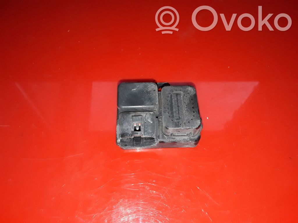 KIA Carens II Äänimerkin rele 