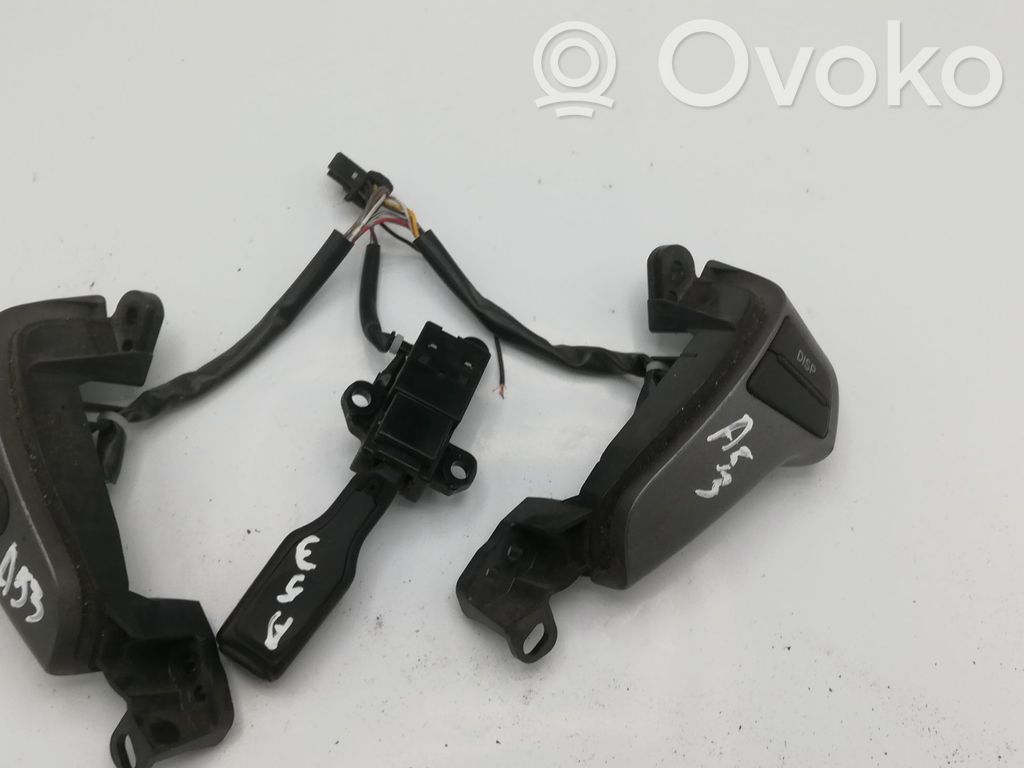 Toyota Avensis T250 Pulsanti/interruttori sul volante 