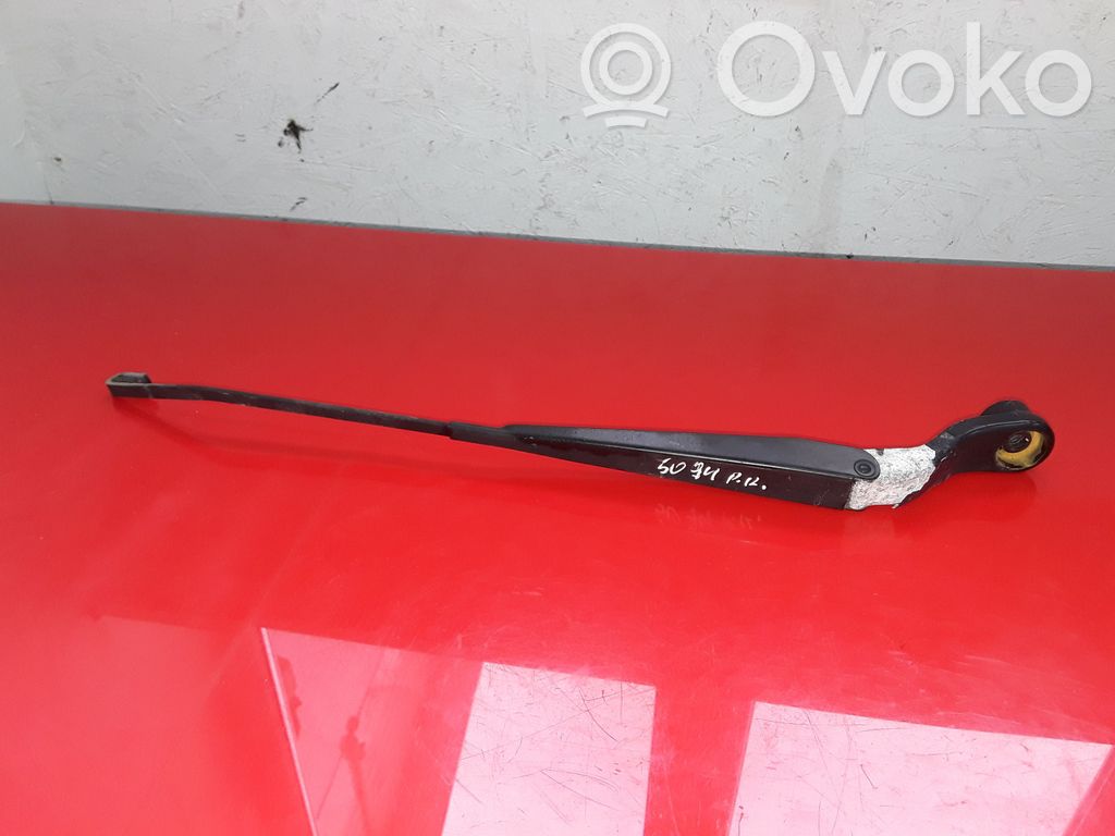 Dodge Caliber Front wiper blade arm 