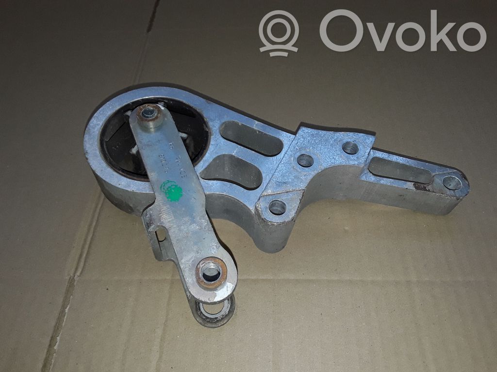 Volvo V40 Engine mount bracket 