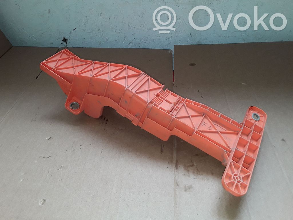 Toyota RAV 4 (XA40) Altra parte del vano motore 