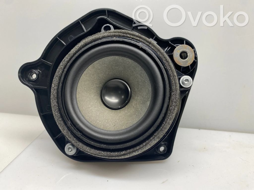 BMW X3 F25 Altavoz de la puerta trasera 