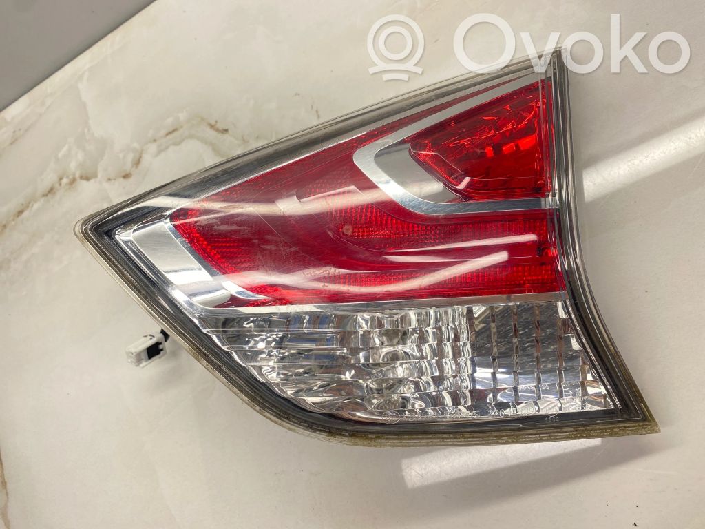 Nissan X-Trail T32 Lampă spate în capacul portbagajului