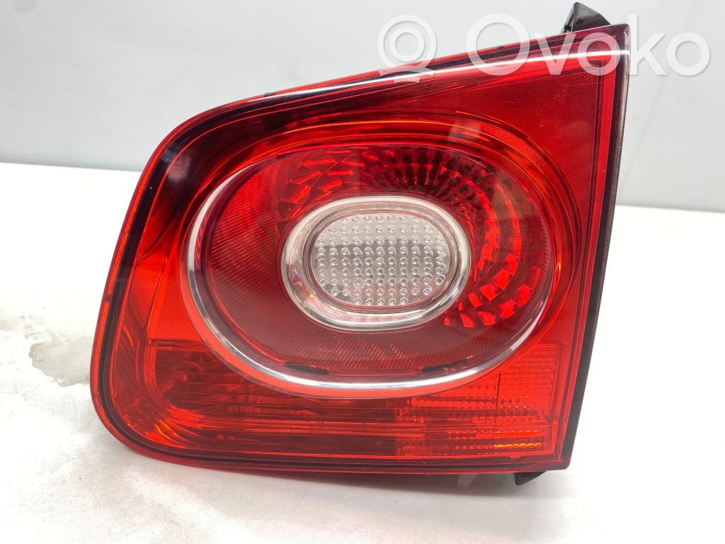 Volkswagen Tiguan Tailgate rear/tail lights 