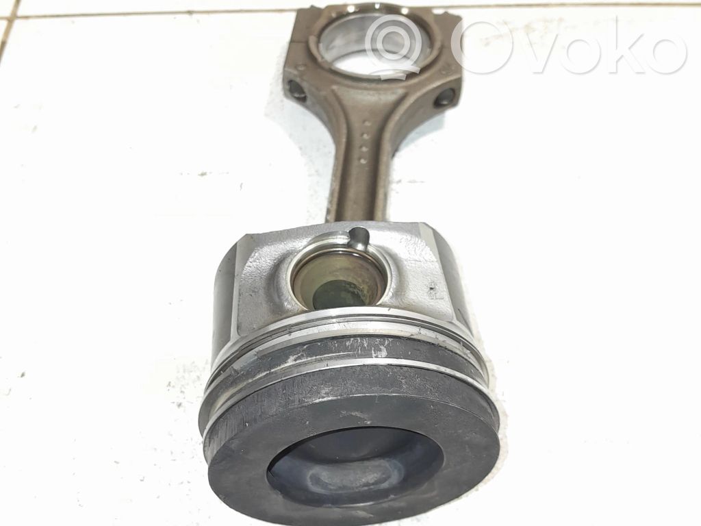 Piston cu bielă   80101419,30101419,801014