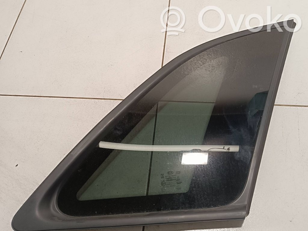 KIA Sorento Rear side window 