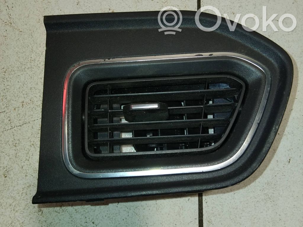 Boczna kratka nawiewu deski rozdzielczej   657517173R,687518035R