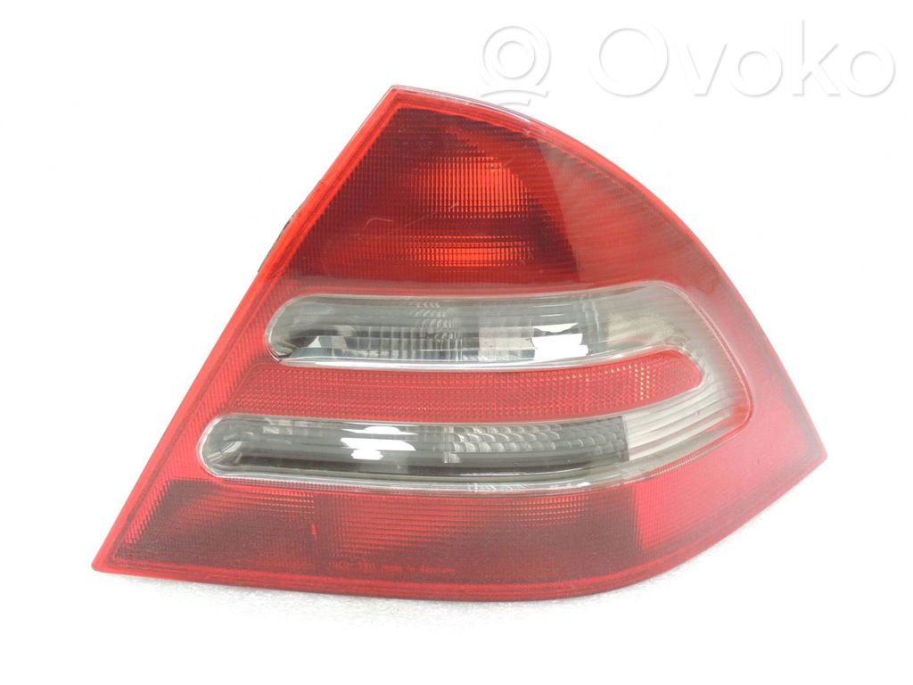 Mercedes-Benz C W203 Lampă spate în caroserie 