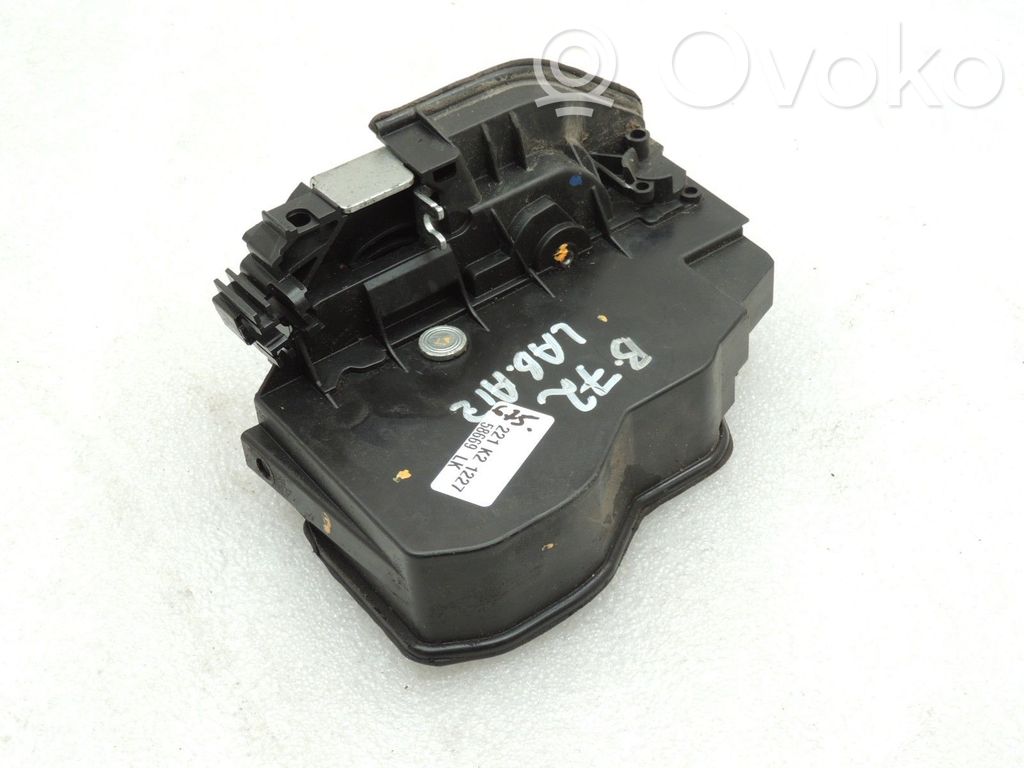 BMW 5 F10 F11 Priekinė užrakinimo spynelė (prie rankenos) 