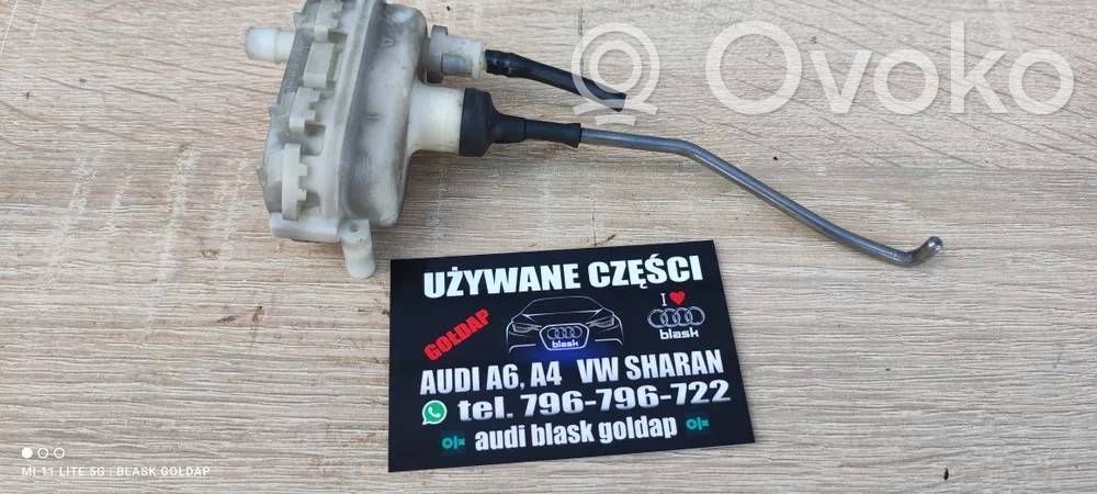 Audi A8 S8 D2 4D Central locking vacuum pump 