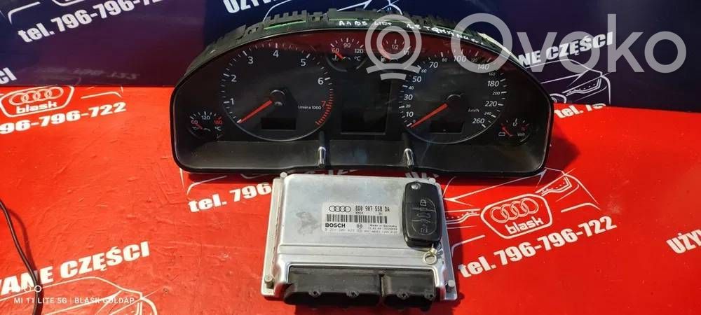 Audi A4 S4 B5 8D Variklio valdymo blokas 