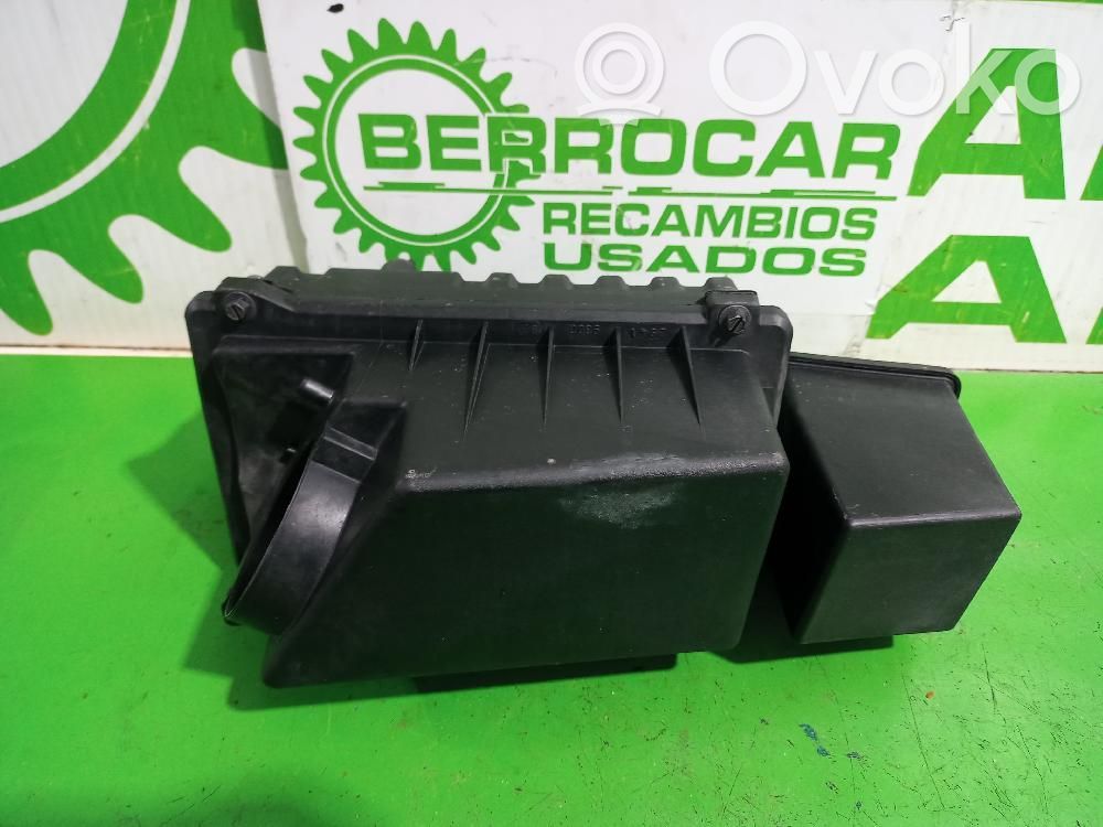 Ford Focus Air filter cleaner box bracket assembly 