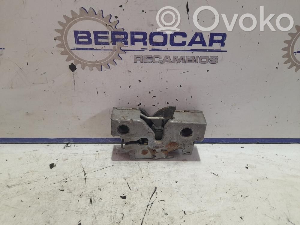 Seat Mii Tie down hook / loop 