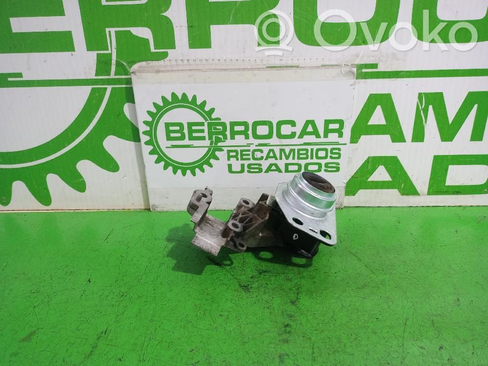 Renault Kangoo I Engine mount bracket 