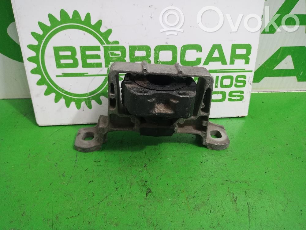 Ford Focus Engine mount bracket 