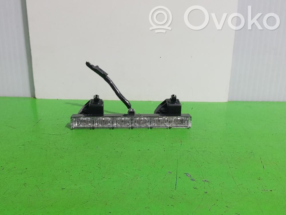 Toyota Auris E180 Trzecie światło stop 