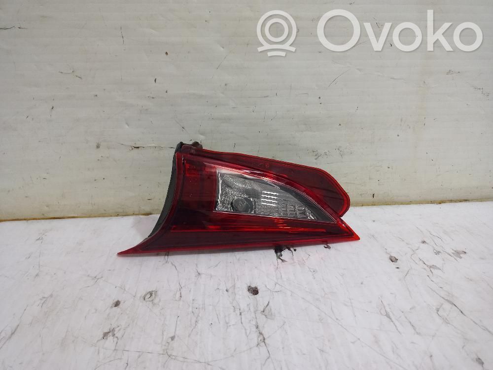 Mazda 3 II Aizmugurējais lukturis pārsegā 