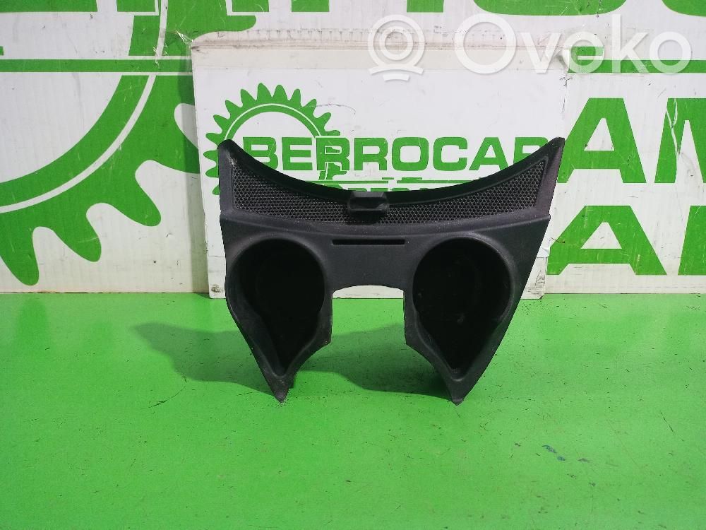 Ford Focus Держатель чашки 
