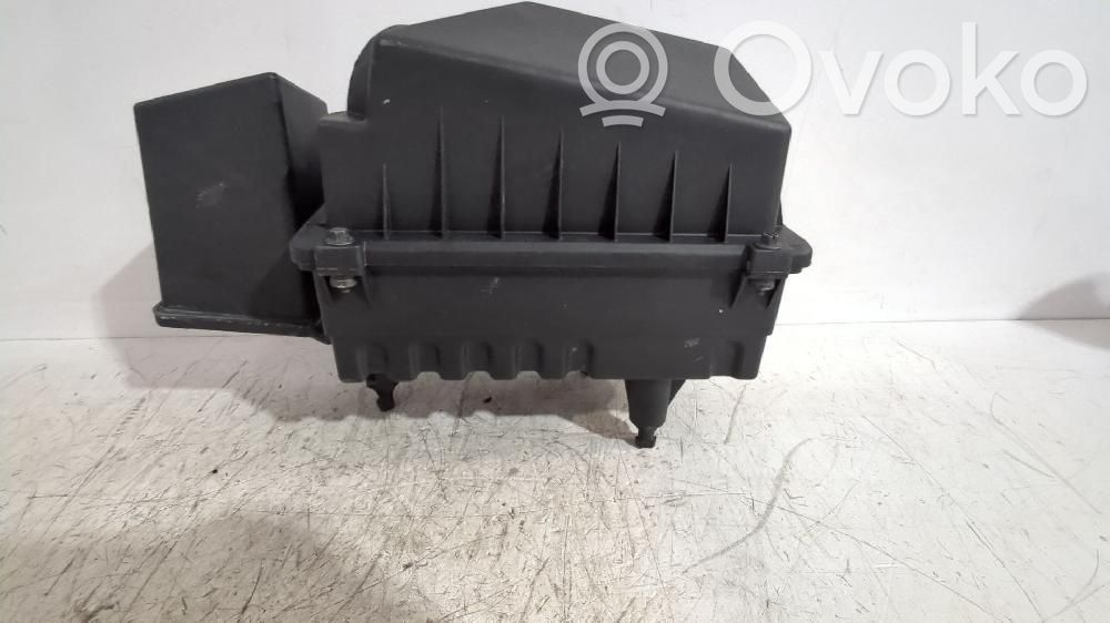 Ford Focus Air filter cleaner box bracket assembly 